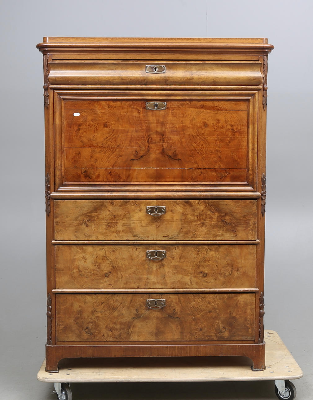 CHIFFONJÉ, 1800-tal.