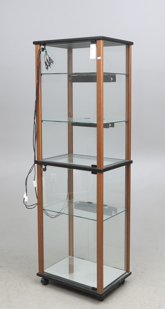 MONTERSKÅP, 1900/2000-tal.