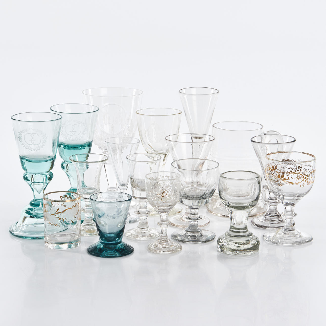 SAMLING ÄLDRE DRICKSGLAS, 16 st, delvis 1800-tal.