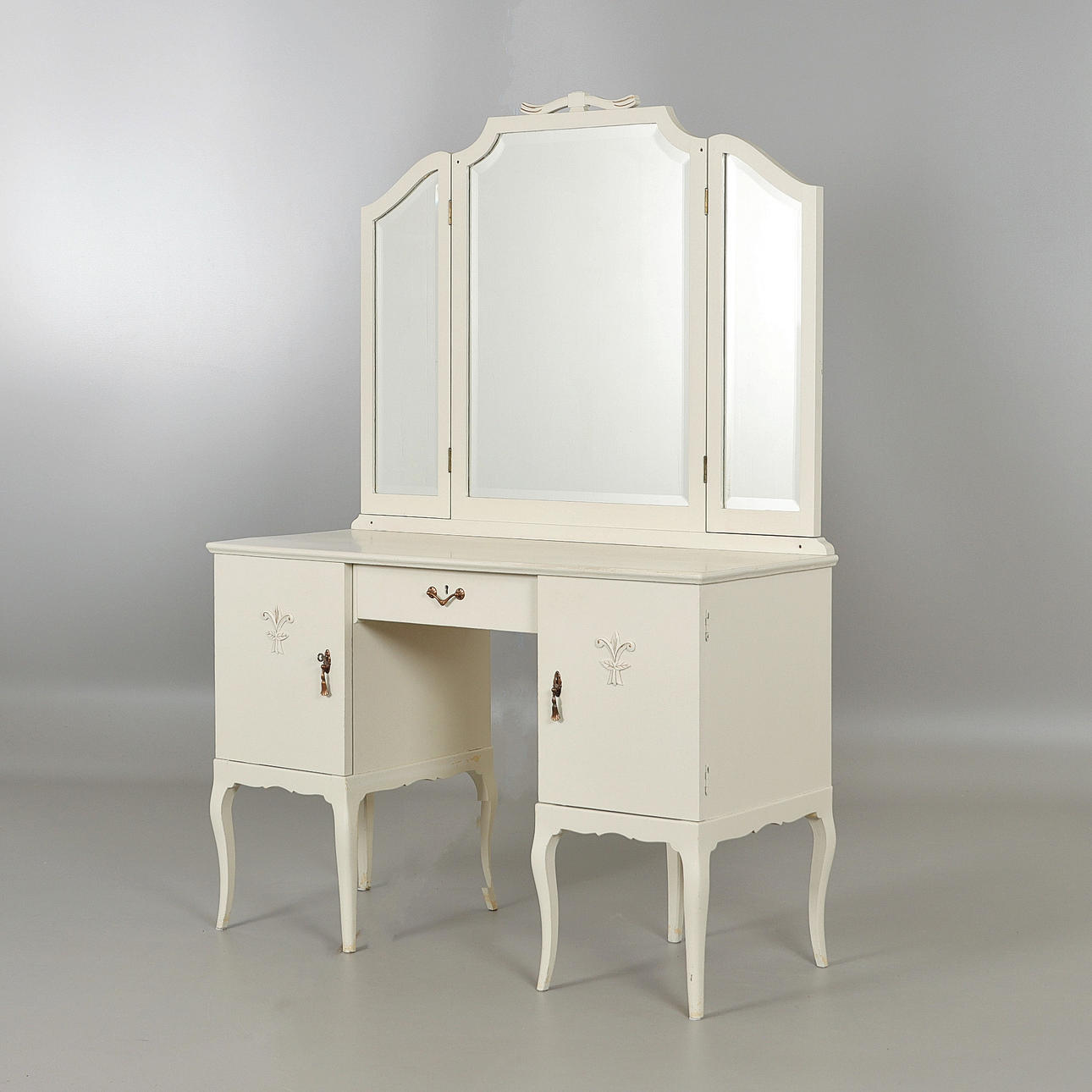 SPEGELMÖBEL, 1900-talets första del.