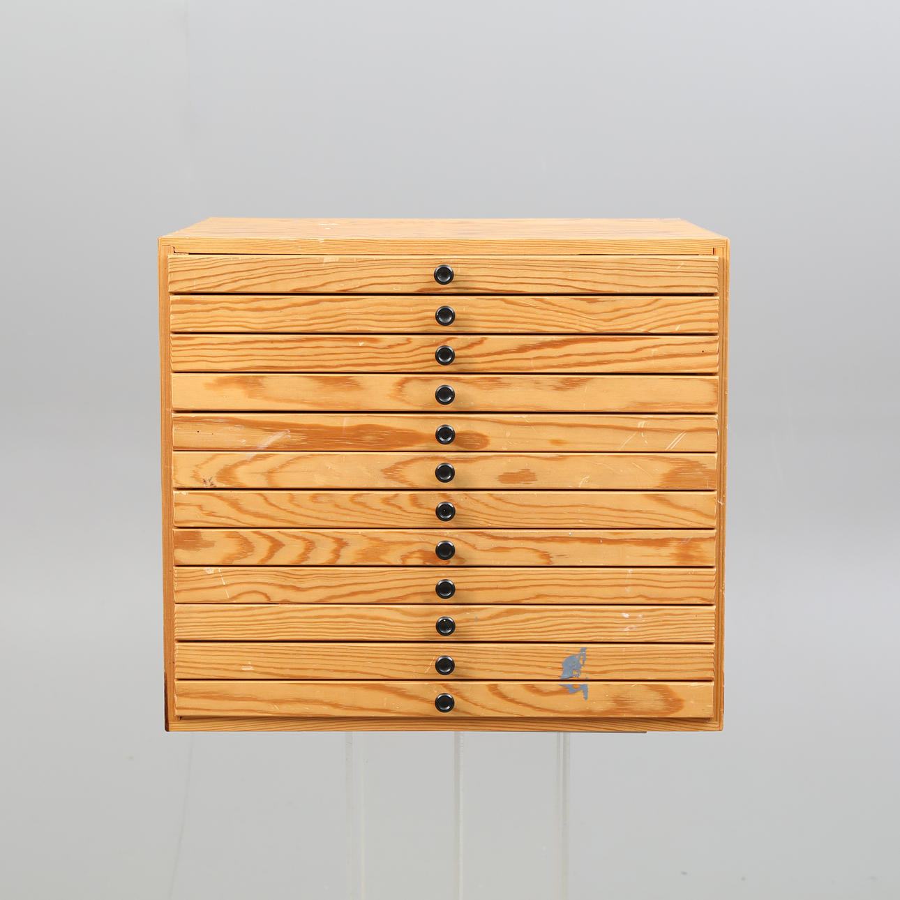 FILE CABINET, 12 drawers.