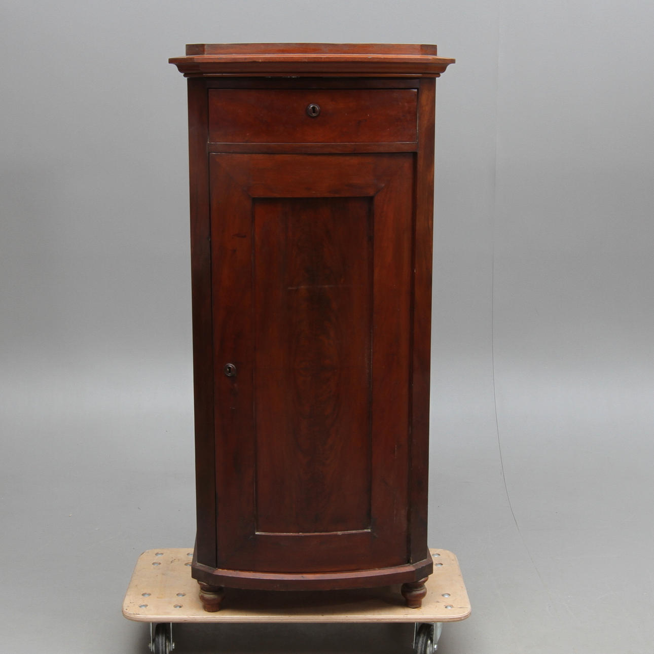 SKÅP med låda, 1800-tal.