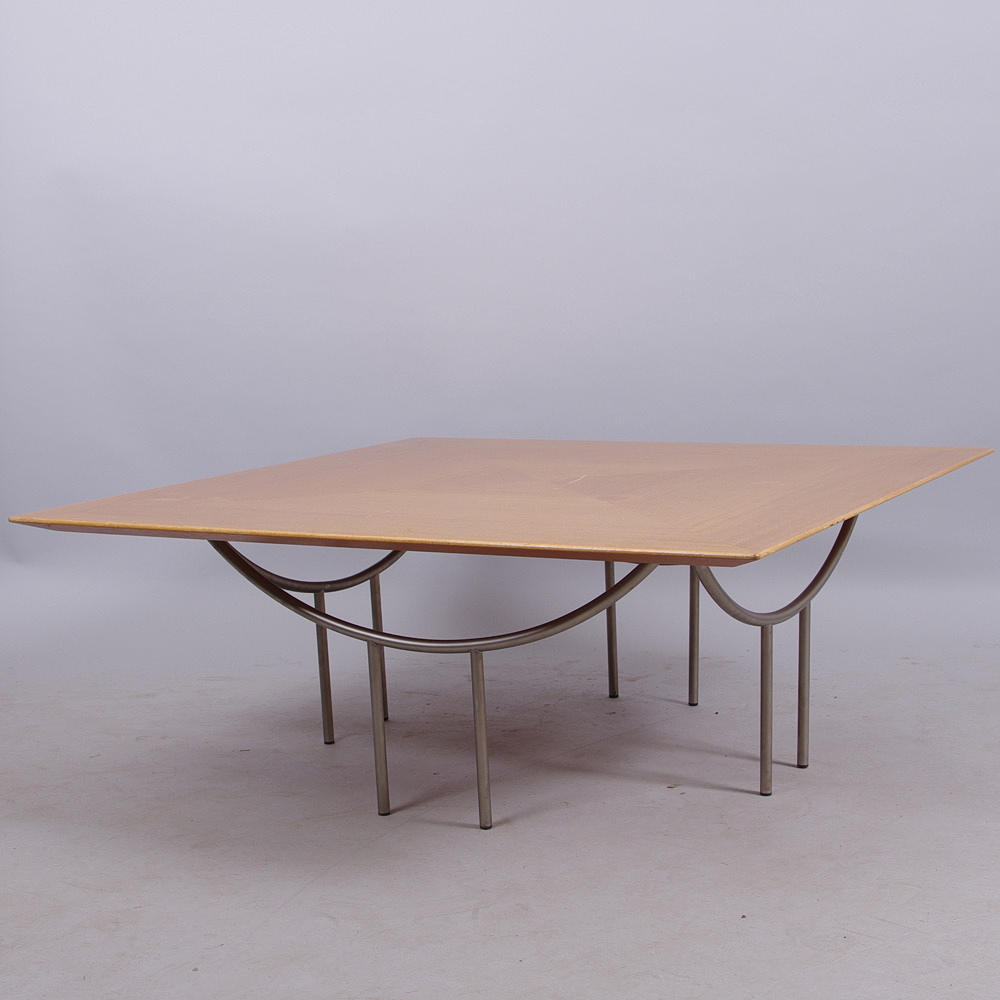 SOFFBORD med metallunderrede, sent 1900-tal.