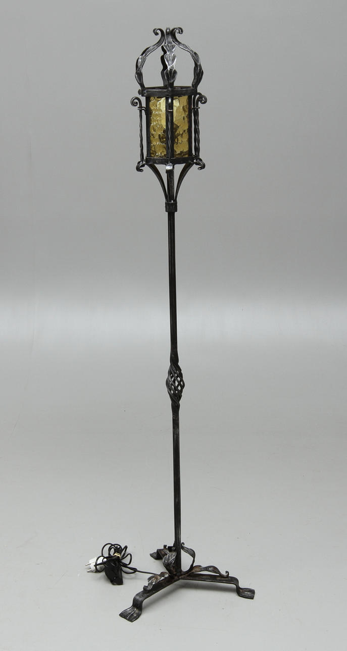 GOLVLAMPA, smide, 1900-tal.