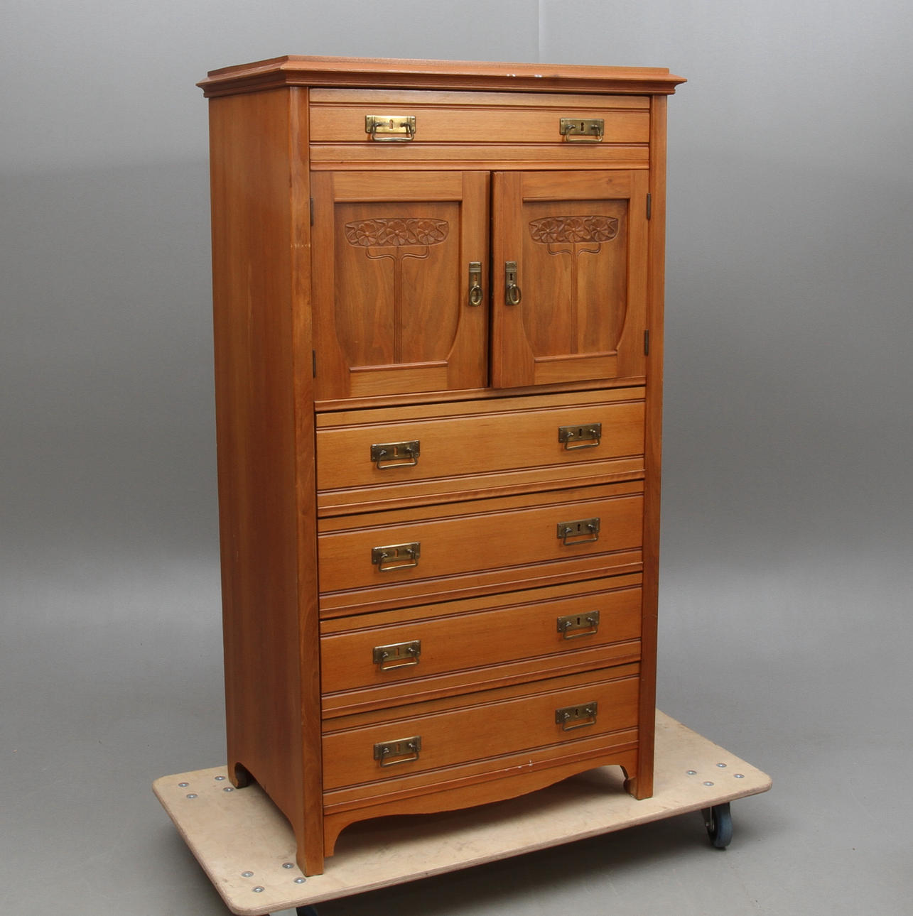 SKÅP med lådor, jugend, 1900-talets början.