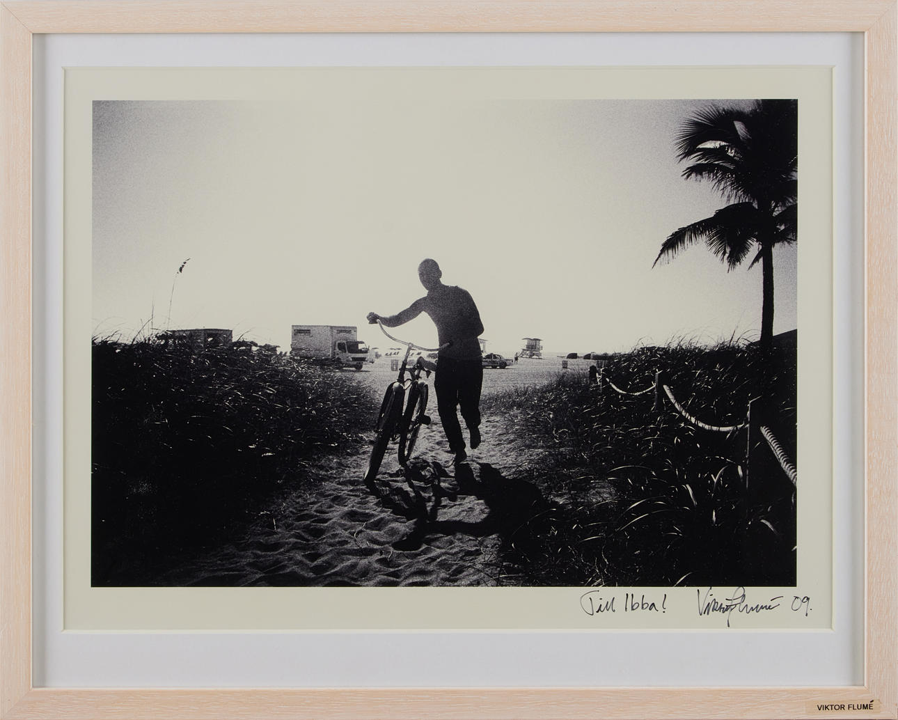 VIKTOR FLUMÉ. Untitled, c-print, 31 x 43 cm.