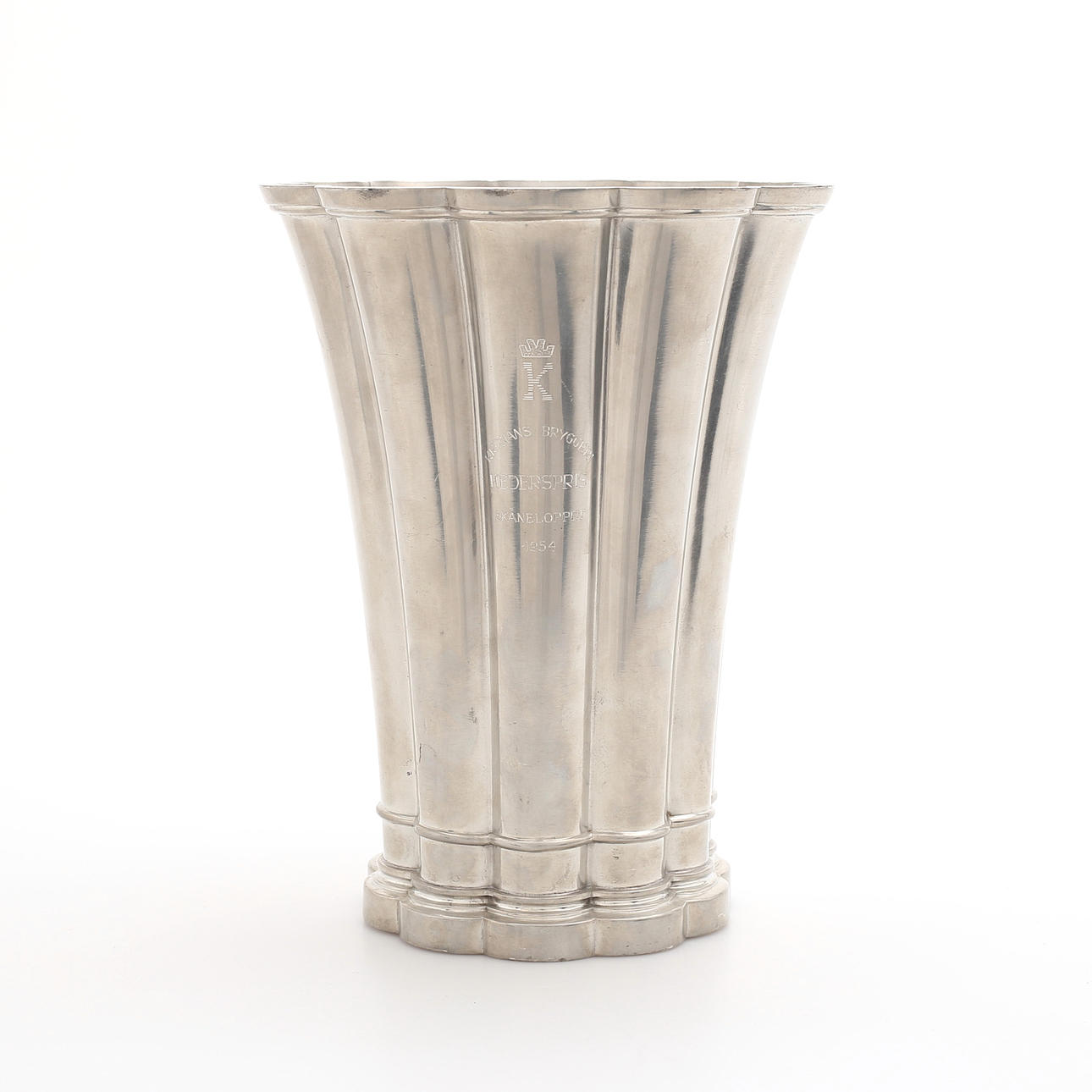 ELLEN SCHLANBUSCH. Vase, pewter, Just Andersens Workshop, Denmark, 1948-49.