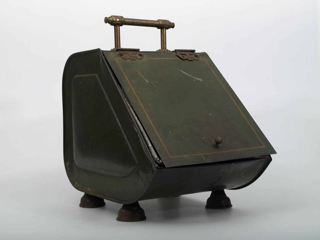 KOLHÄMTARE, målad plåt, tidigt 1900-tal.