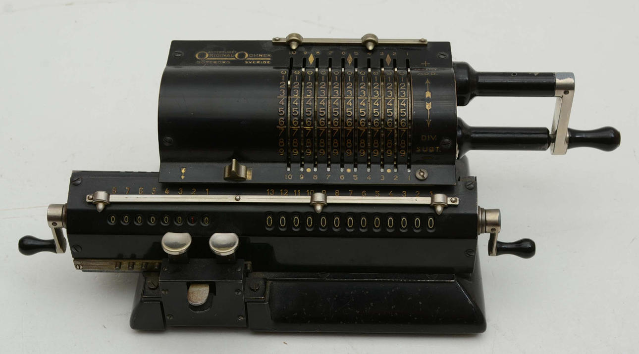 Räknemaskin. Original-Odhner. M. 602 No. 5.