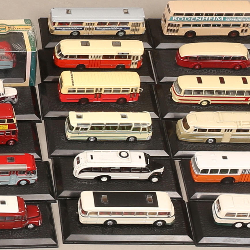 BUSSMODELLER, 25 stycken, Bus Collection, Editions Atlas. Leksaker ...