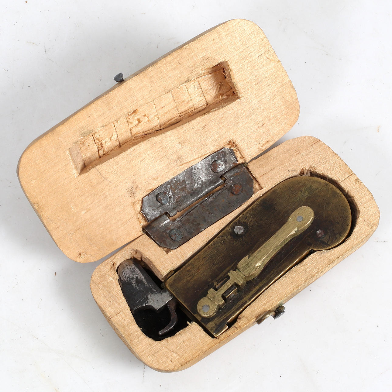 RETAILER, brass, "snapper". 19th century.