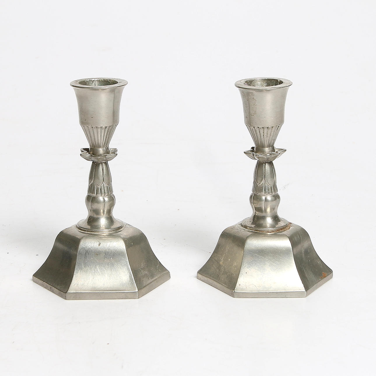 LJUSSTAKAR, tenn, Art Deco, Just Andersen, Danmark. 1930-tal.