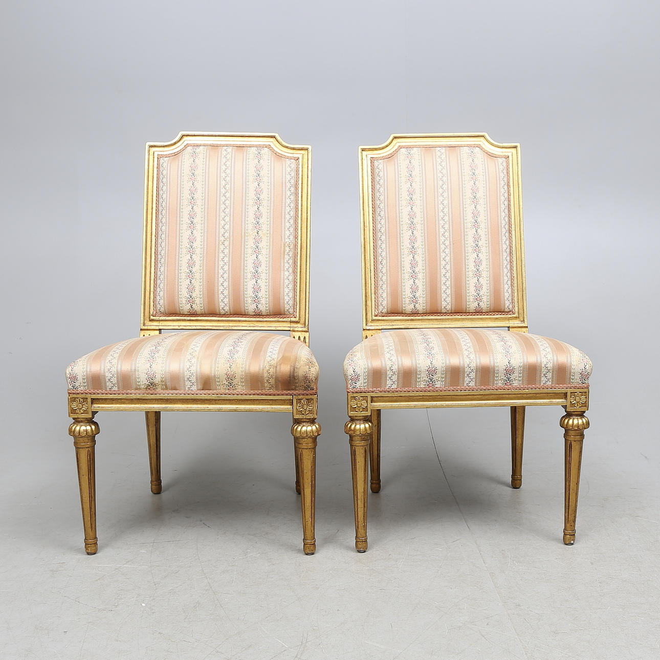 STOLAR, ett par, gustaviansk-stil, 1900-talets första kvartal.