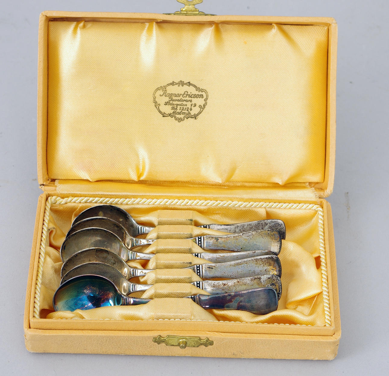 MOCKASKEDAR, 6 stycken, silver i etui, "Uppsala".