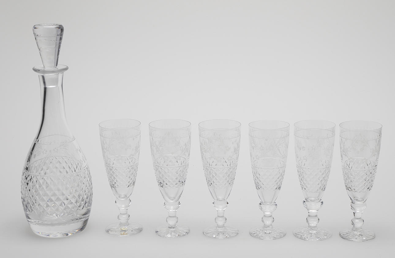 VINKARAFF samt CHAMPAGNEGLAS, 6 st, "Elvira Madigan", Kosta.