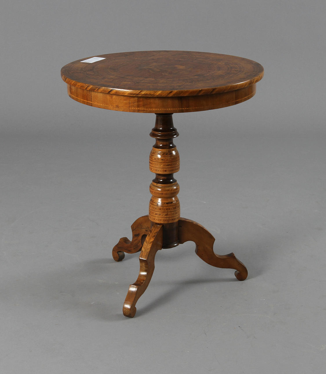 SALONGSBORD, Italien, 1900-talets första del.