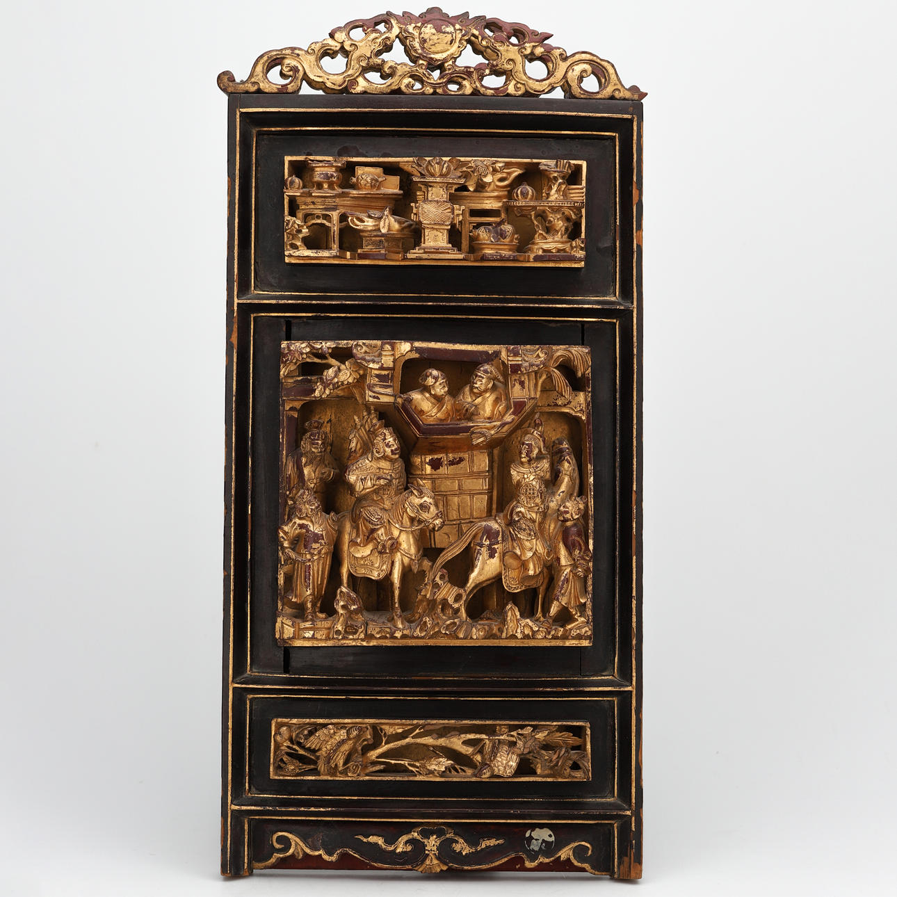 TRÆPLADE, træsnit, forgyldte figurer, 1800-/1900-tallet.