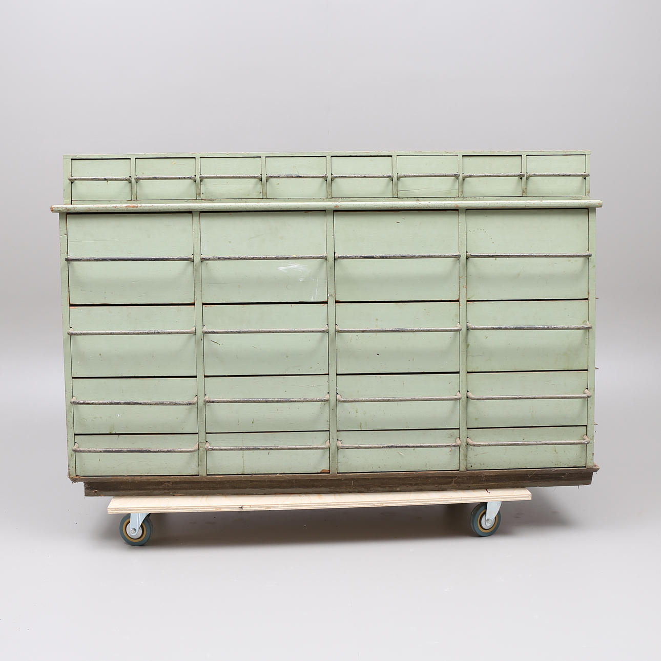 KÖPMANDISK, 1900-talets första hälft.