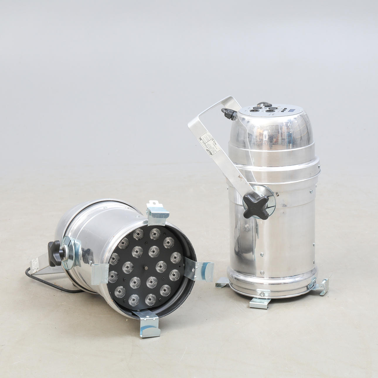 STRAP LOADER, Stage lights, a pair, Elation "ELED TRI64 P".