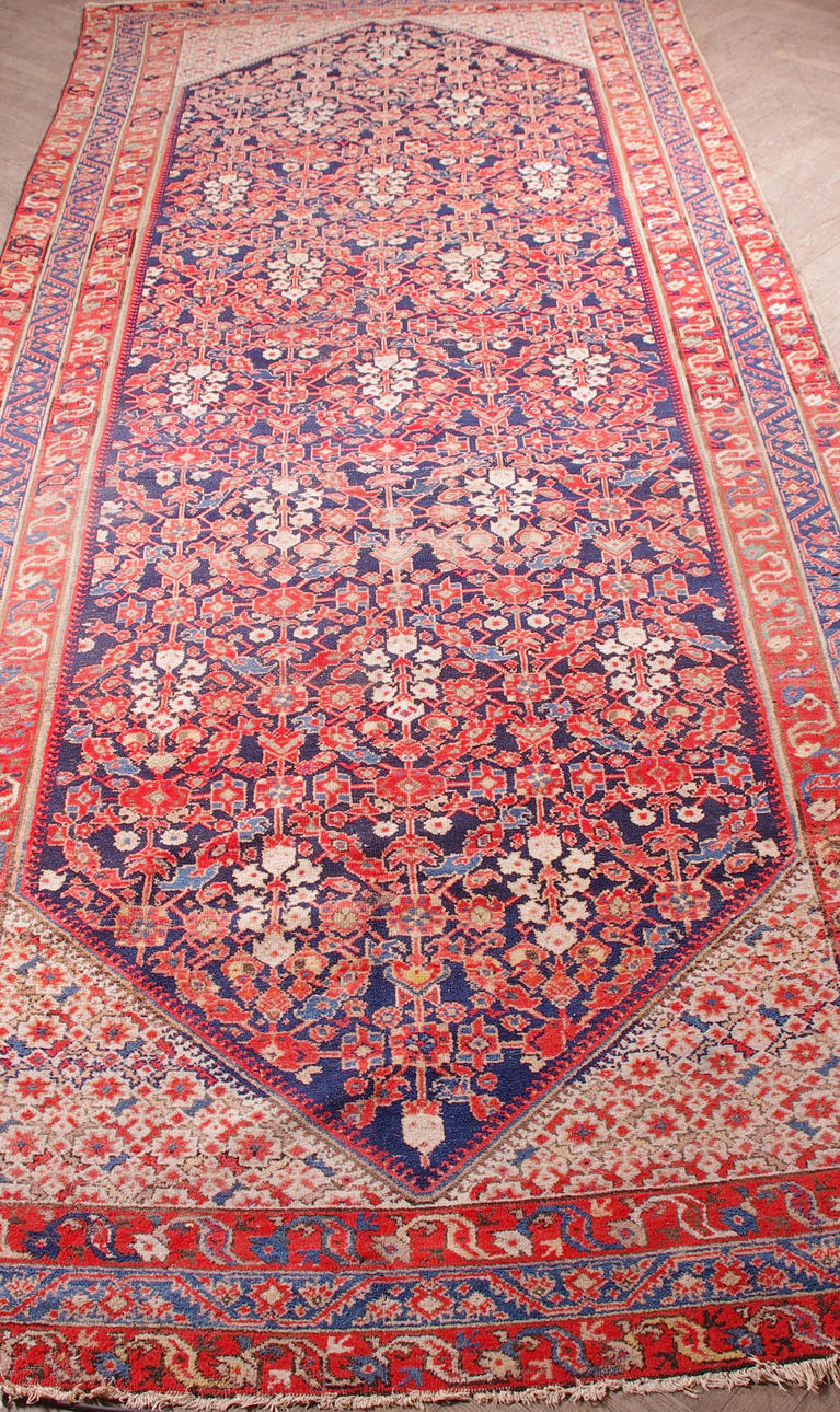 ORIENTMATTA, semiantik, 505 x 204 cm.