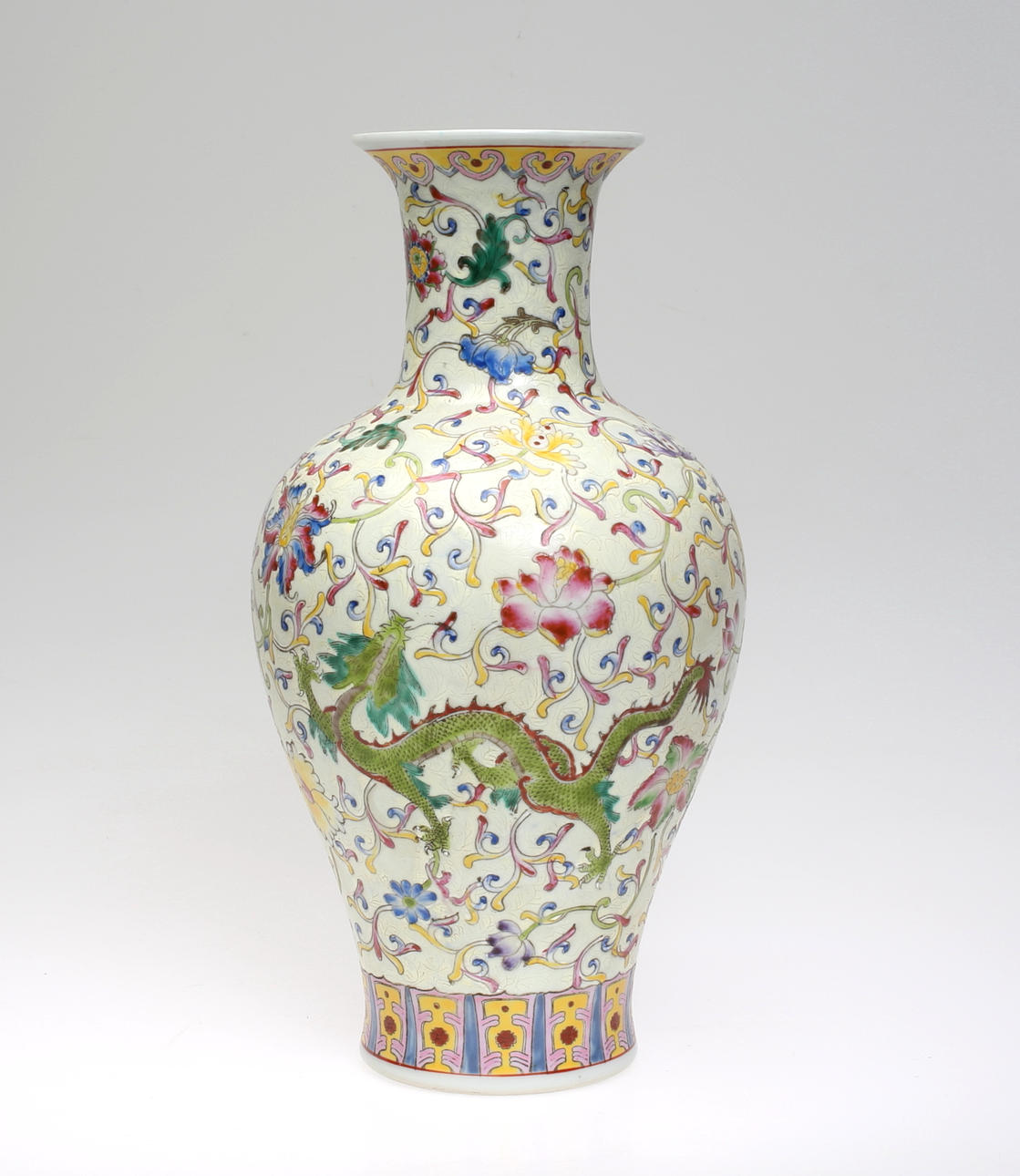 URNA, porslin, Kina, Yongzheng stil, 1900-tal.