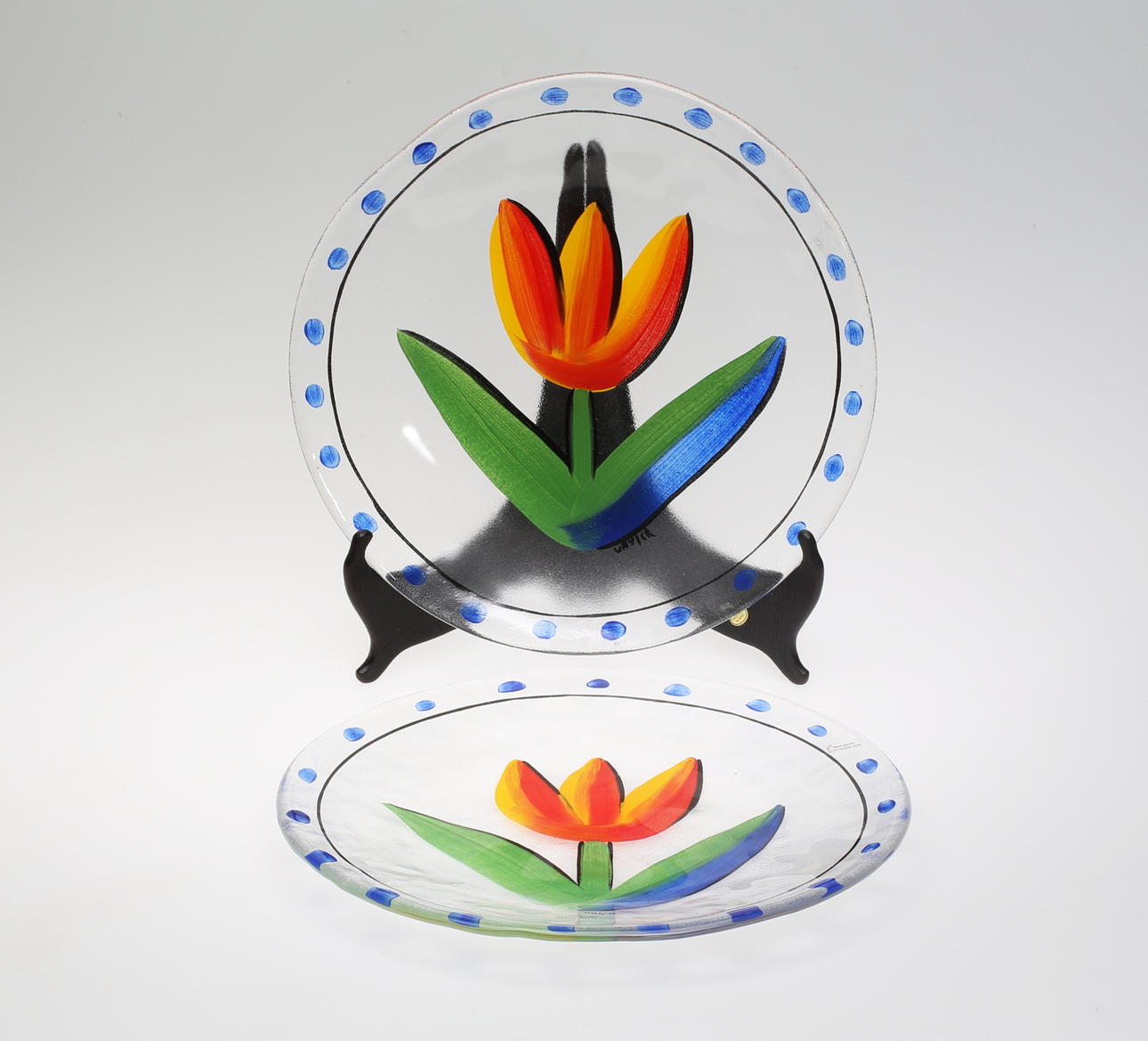 ULRICA HYDMAN-VALLIEN. Fat, 2 st, glas, "Tulipa" Kosta Boda, signerade.