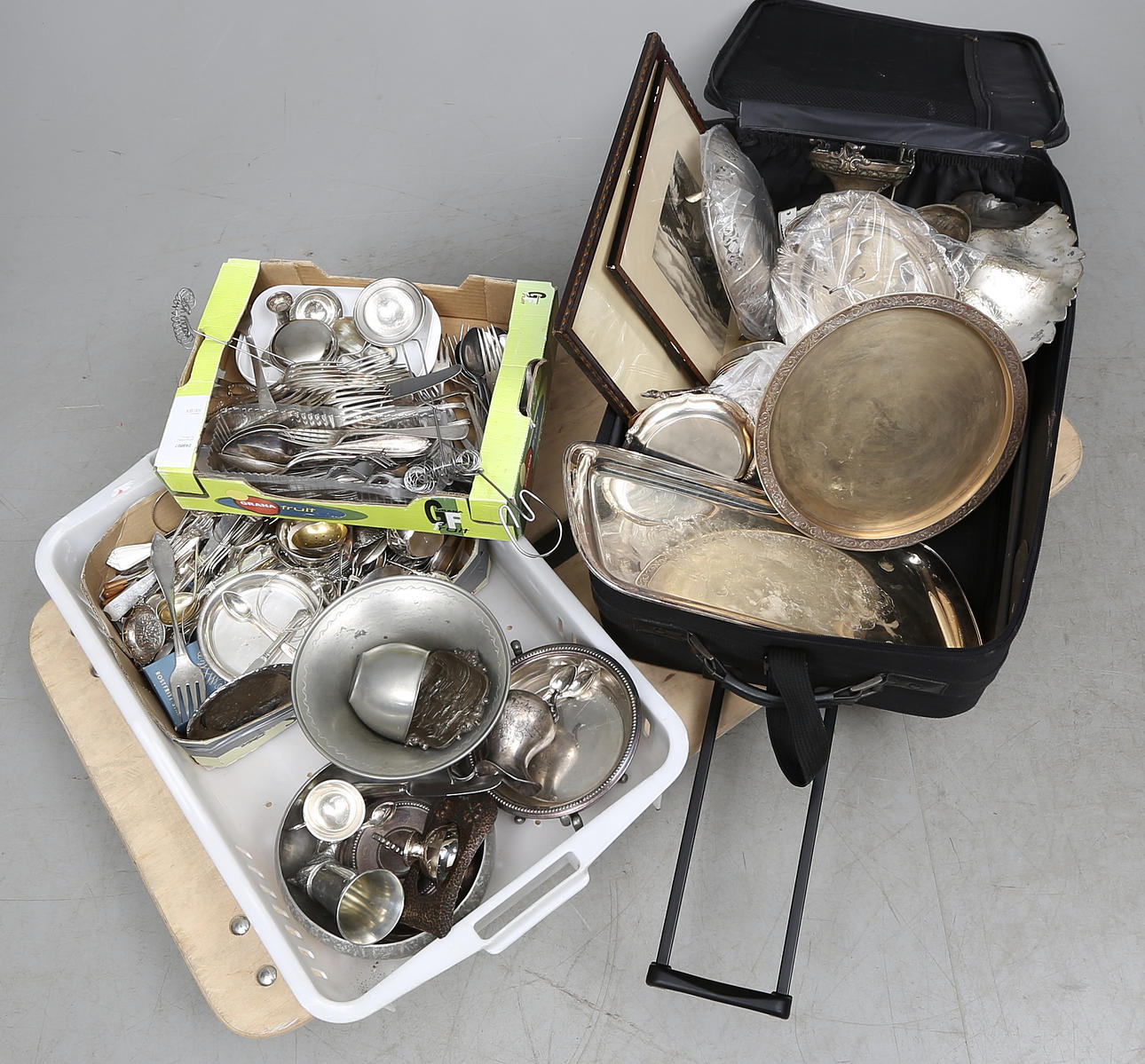 METALLFÖREMÅL, 1900-tal.