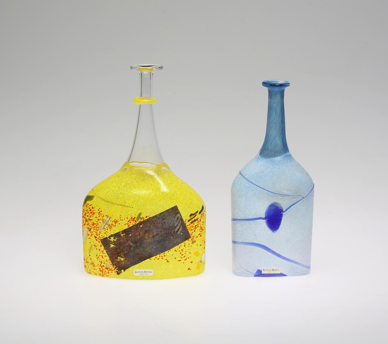 BERTIL VALLIEN. Konstglas, 2 st, "Satellit" och "Galaxy" Kosta Boda.