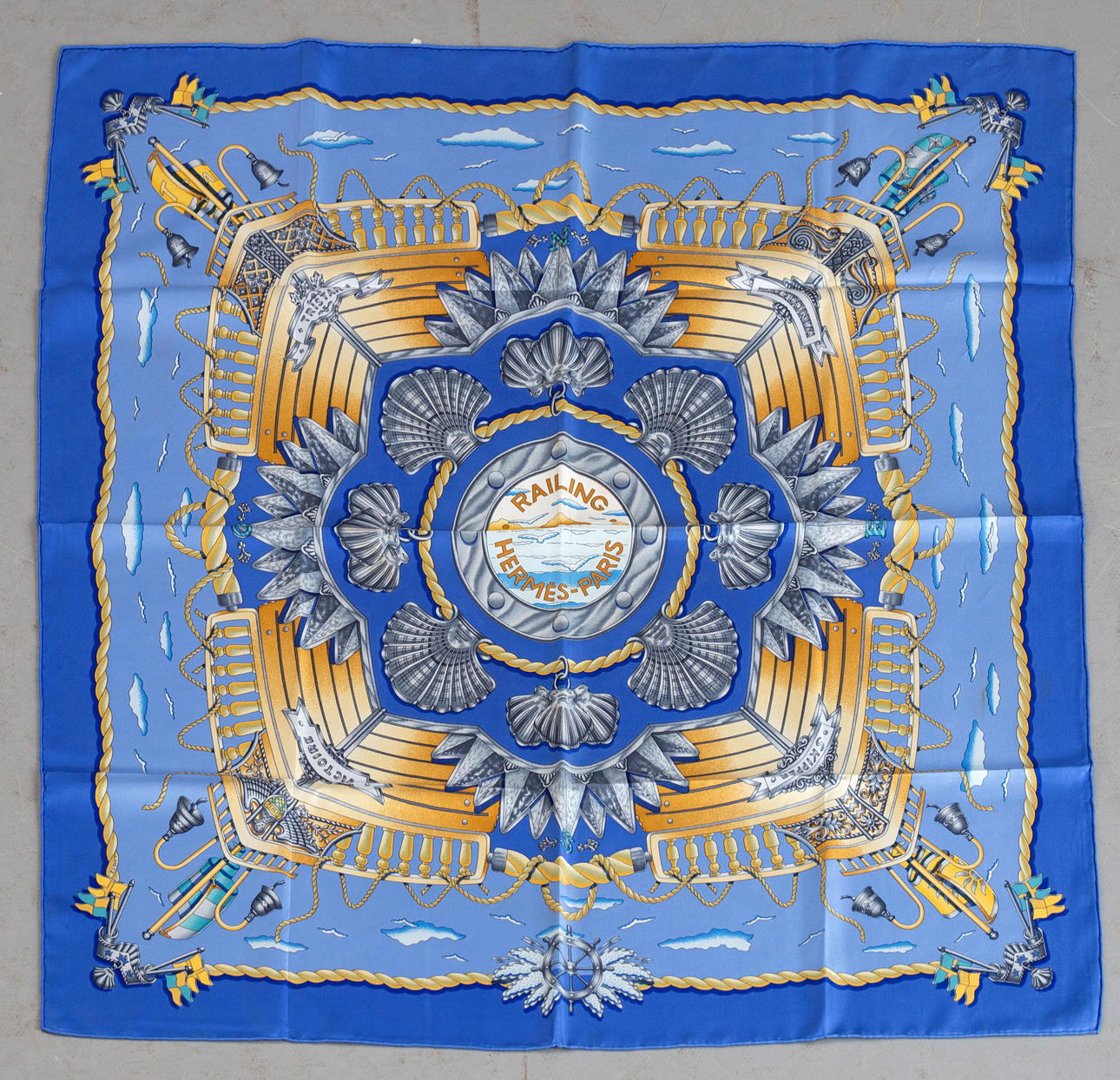 HERMES-CARRÉ. ”Railing”, Frankrike.