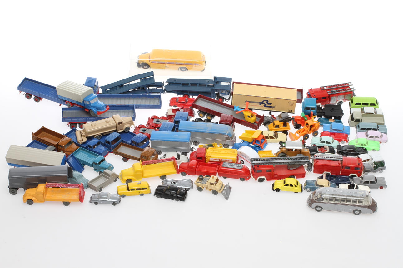 MODELLBILAR mestadels Wiking. Cirka 70 stycken.