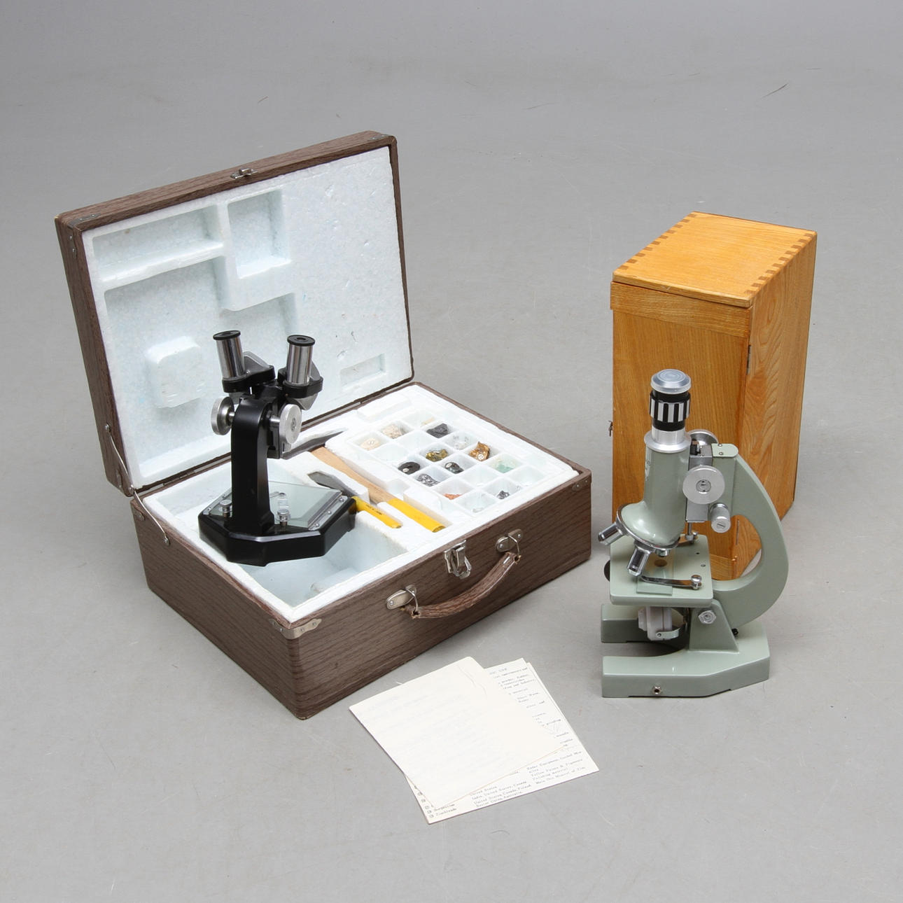 MIKROSKOP 2 st, Cygnus Zoom 1200X och Coc Stereo 30X samt MINERALER.