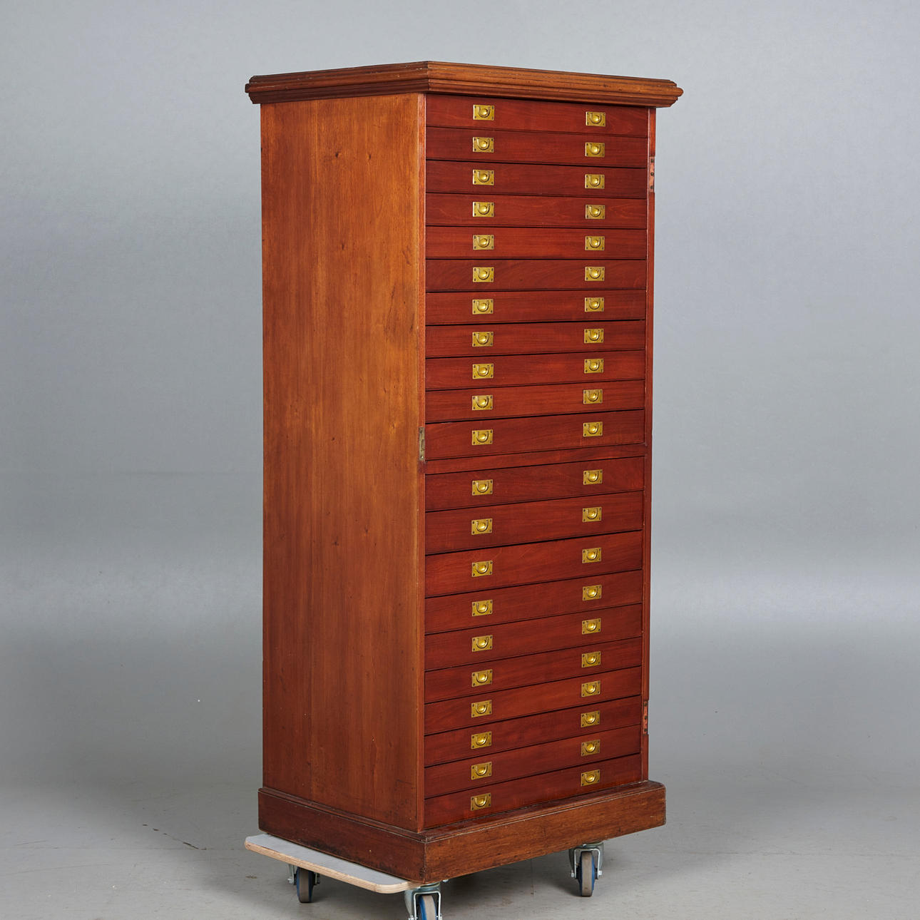 W. Pimm & Son, Planskab / Arkitektskab, mahogni, messing, UK.