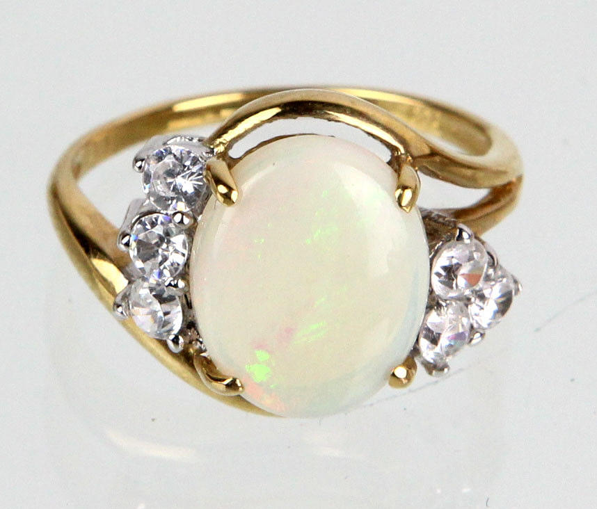 OPAL RING, GULD 8 CARAT.