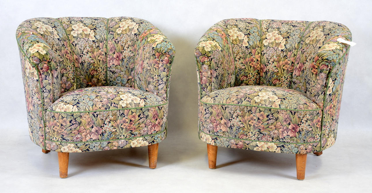 FÅTÖLJER, ett par, 1930/40-tal.