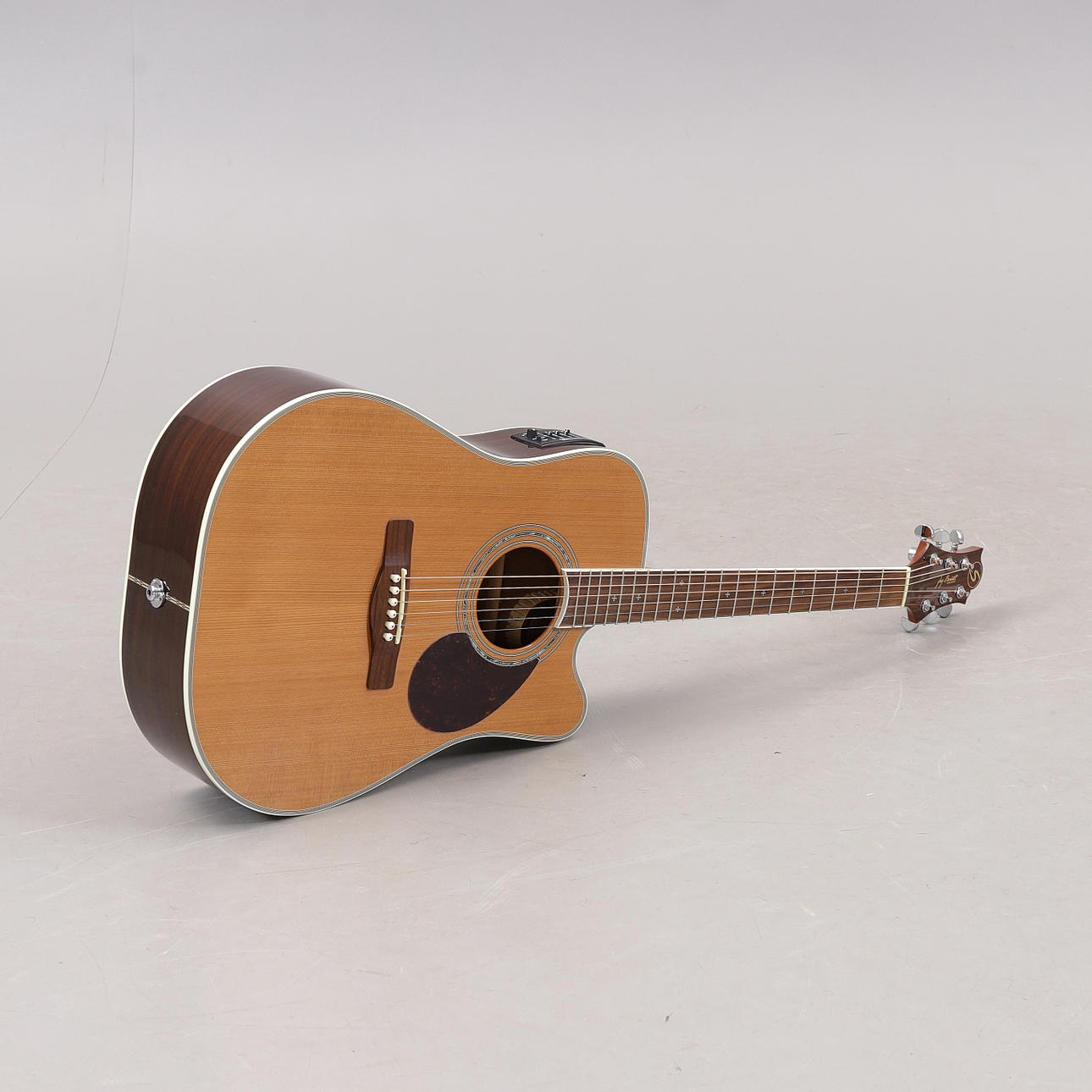 GUITARRA SEMIACÚSTICA, Samick Greg Bennett.