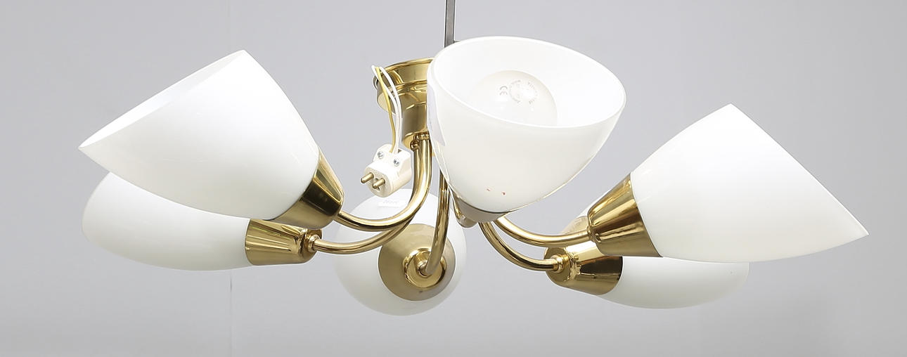 TAKLAMPA, mässing, 1900/2000-tall, total höjd ca. 15 cm.