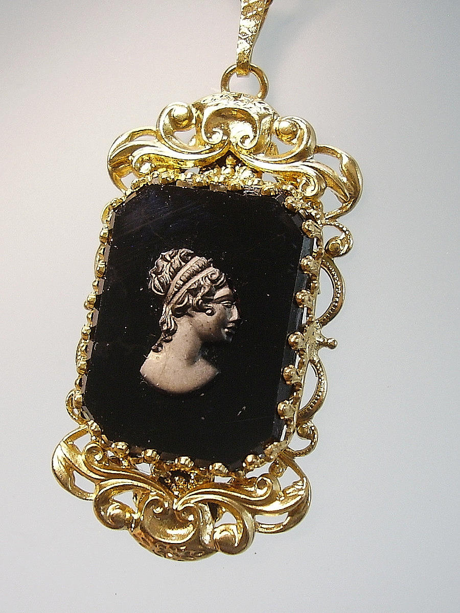 ANTIKA MODE SMYCKEN GABLONZ 1930-TALET.