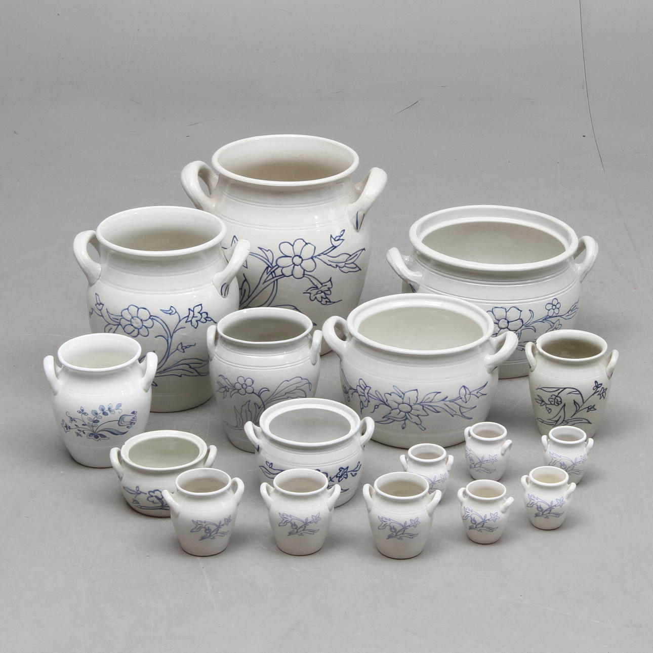 SYLTKRUS, 17 delar, keramink, bla, Gustavsberg och Rörstrand.