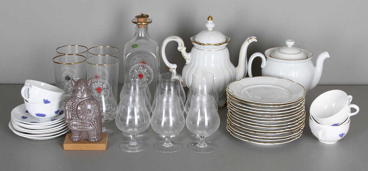 PARTI GLAS OCH KERAMIK, bl.a. Åfors, Orrefors, Upsala Ekeby m.fl.