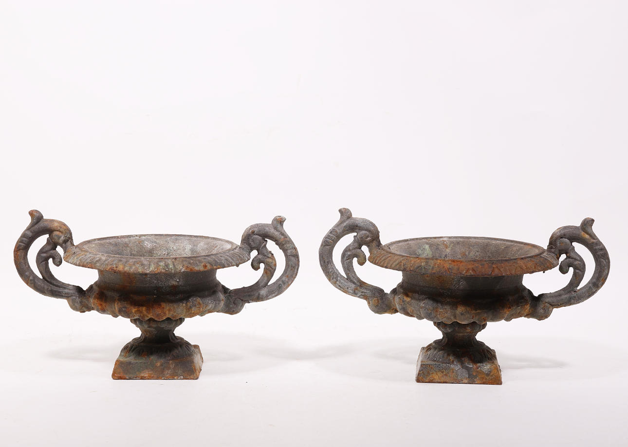PAIR OF IRON RECEIPT CUPS.