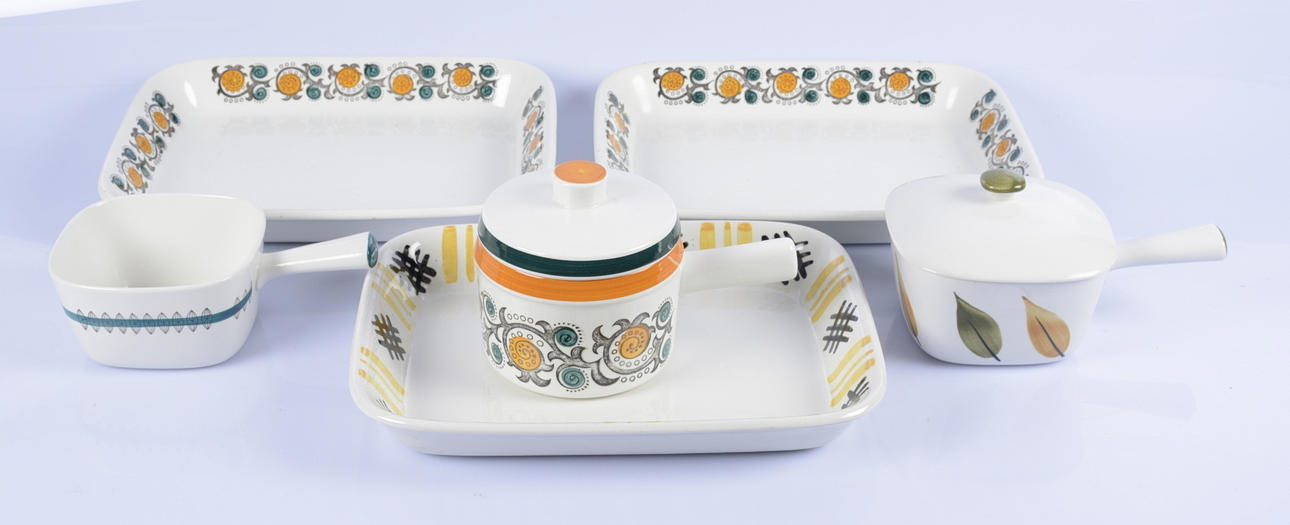 UPPLÄGGNINGSFAT SAMT KAROTTER, 6 delar Rörstrand.