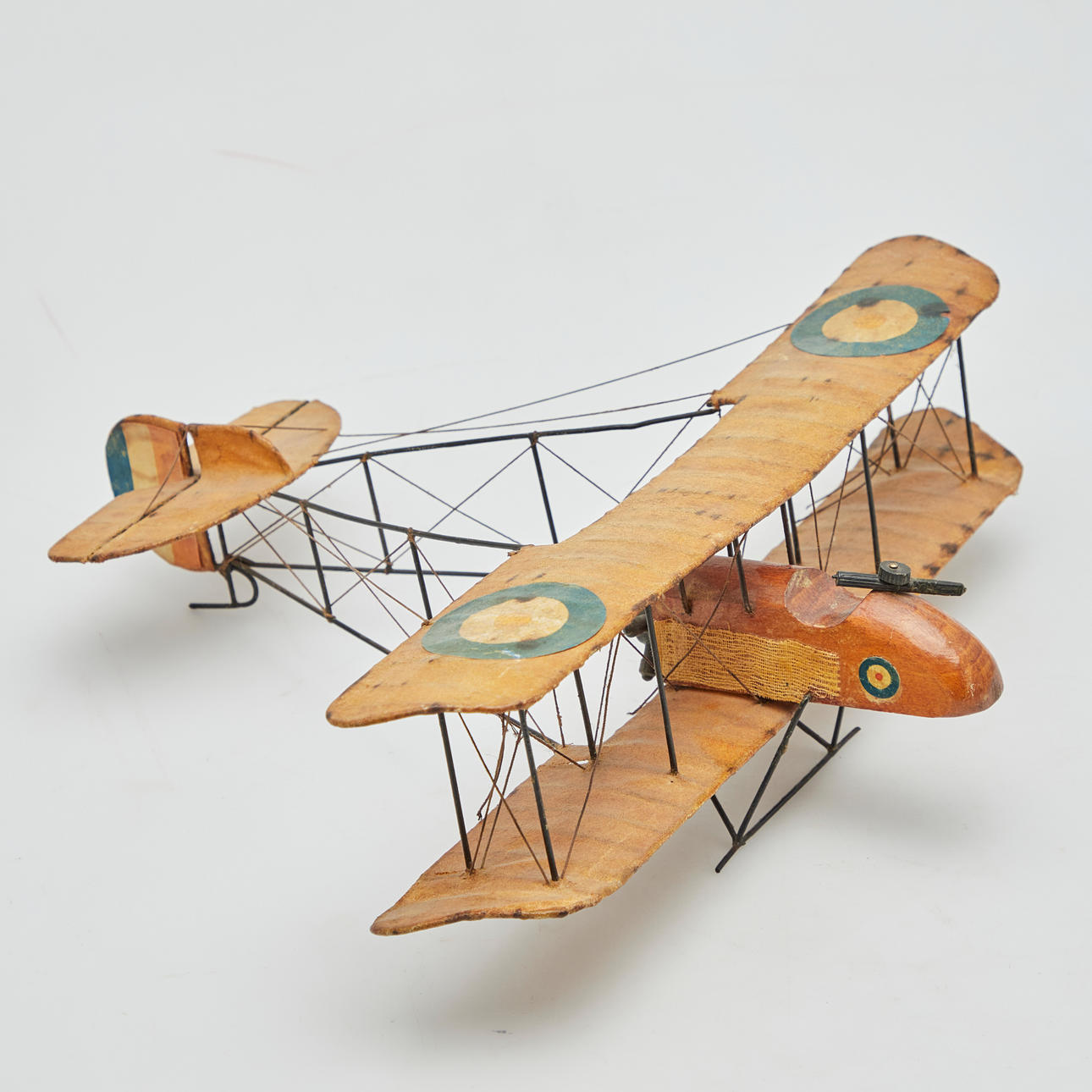 Modellflugzeug / Doppeldecker, Holz, Metall, Kunststoff.