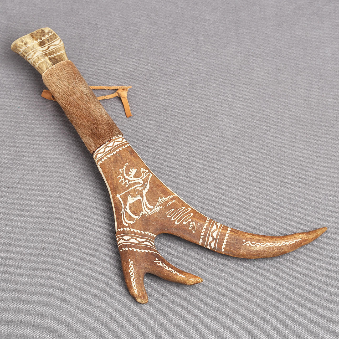 KNIV, renhorn, sent 1900-tal.