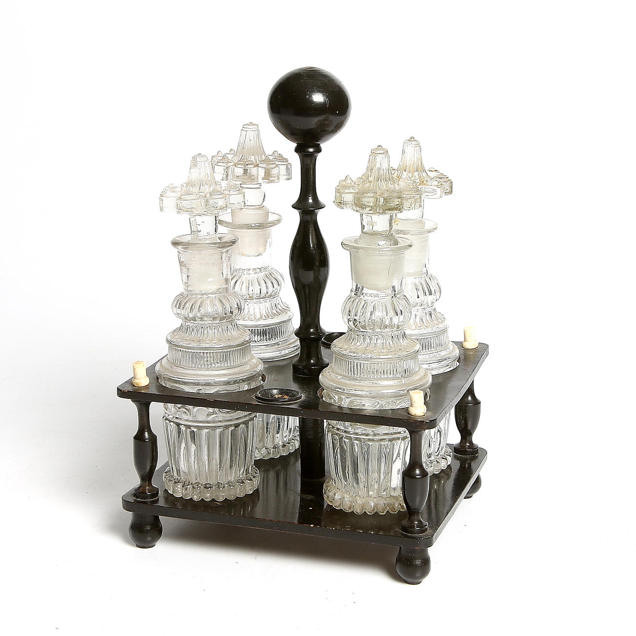 BORDSSURTOUT, pressglas samt svärtat trä och ben, Reijmyre glasbruk. 1800-talets mitt.