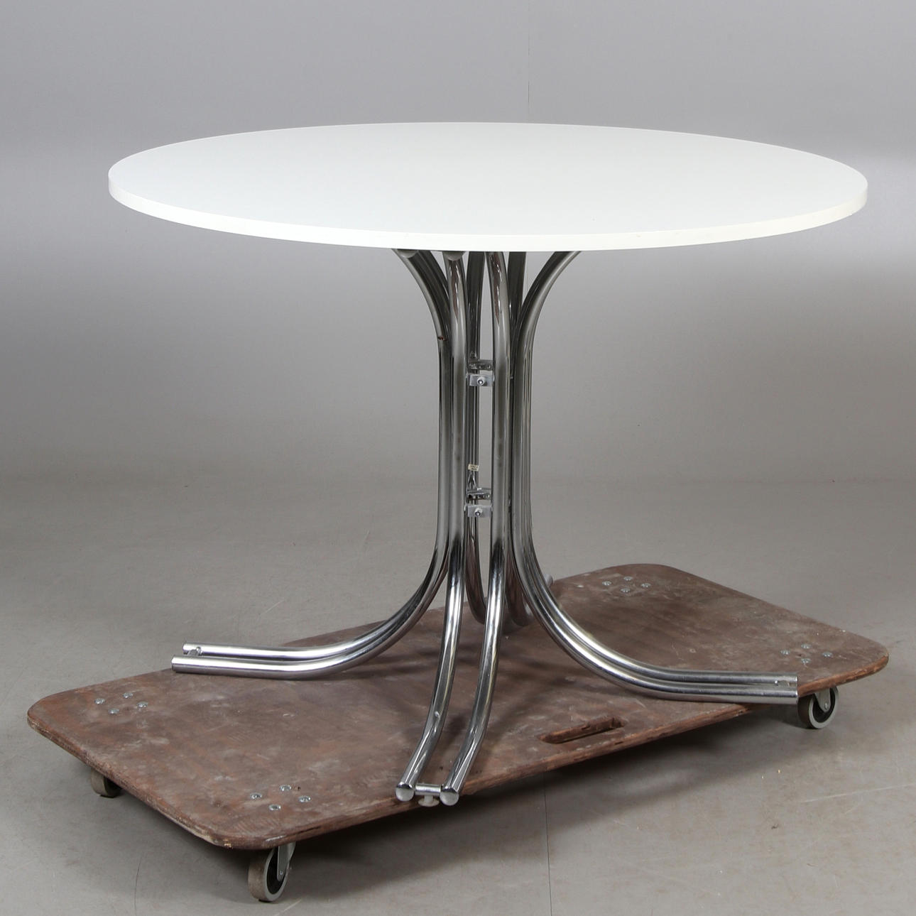 DINING TABLE, 1970s/80s.