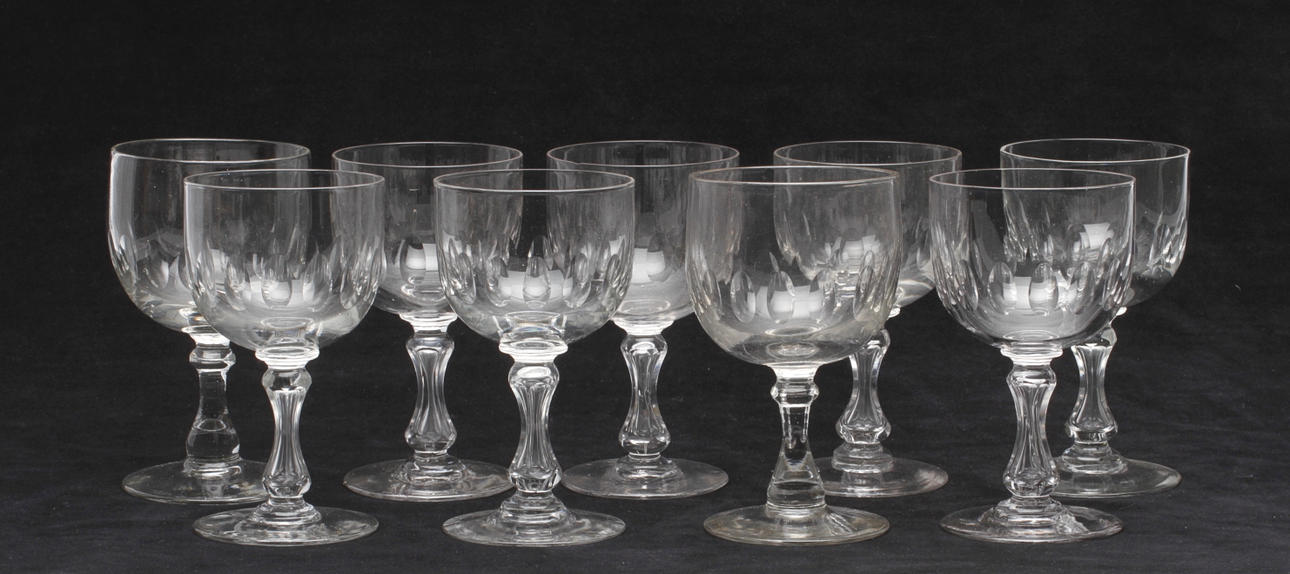 VINGLAS, 9 st, glas, olivslipade, 1900-talets början.