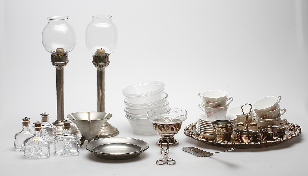 DIVERSE, metall, glas, keramik, bland annat Rörstrand.