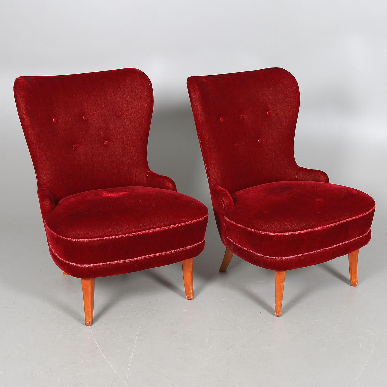 EMMAFÅTÖLJER, ett par, 1900-talets mitt.