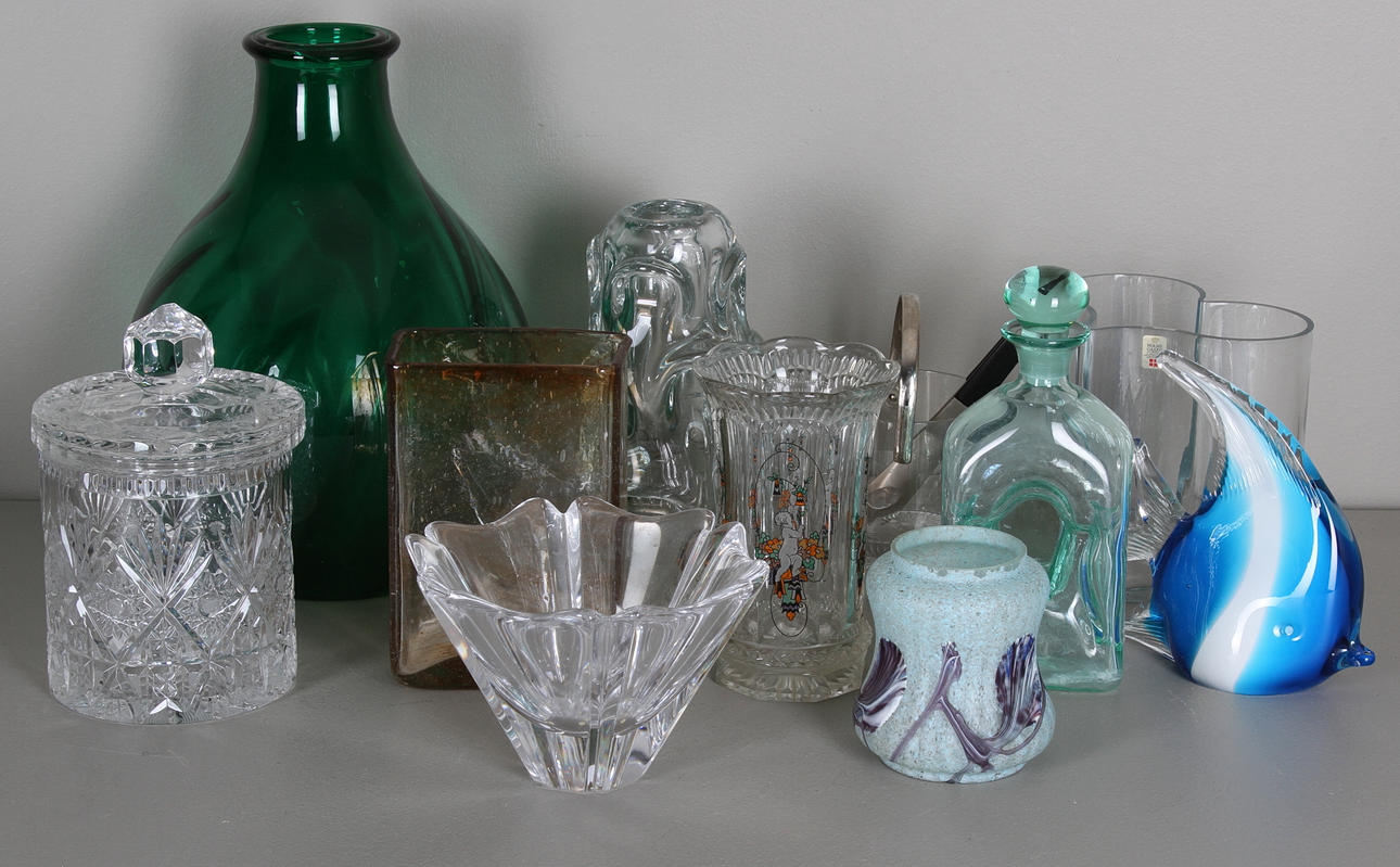 PARTI GLAS, bl.a. Kosta, Orrefors, Holmegaard. 1900-tal.