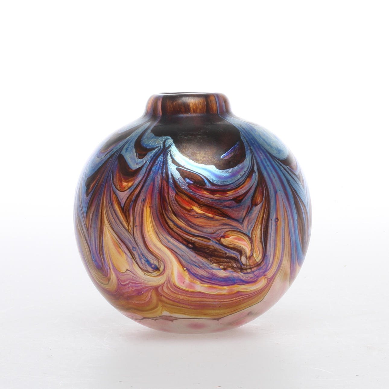 VAS, glas, iriserande, signerad Norman Clarke, 1900 talets senare del.